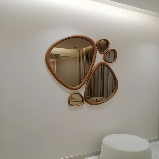 مرايا مونارا ساحرة